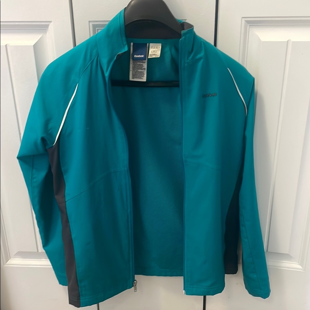 3/$15 🎉 Teal and Black Jacket by Reebok small